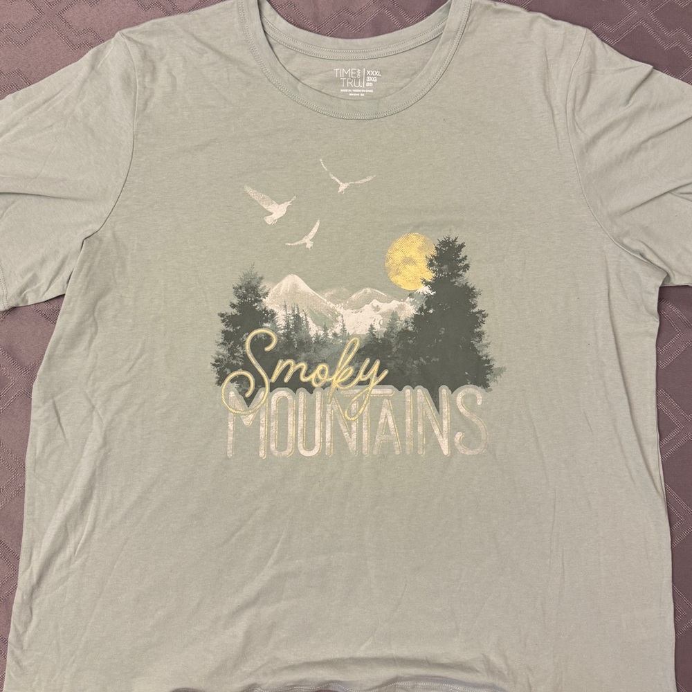Women’s Time and Tru Smokey Mountains graphic tee